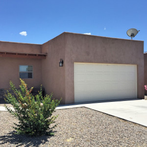 Detached 3 bedroom 2 bathroom with large back yard. Fully furnished rental with all utilities included. - Las Alturas 1 - Alamogordo, NM house near Holloman AFB